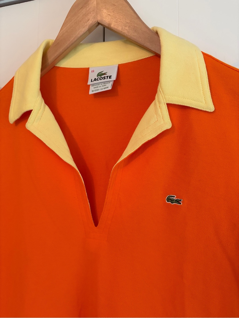 Lacoste - Picture 2 of 8